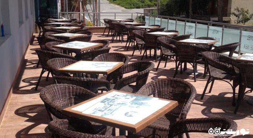 رستوران فضای باز هتل بلو سی